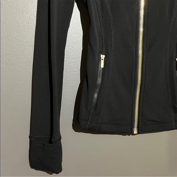 Lululemon Define Nulu Jacket **Flaw** - Picture 9 of 15